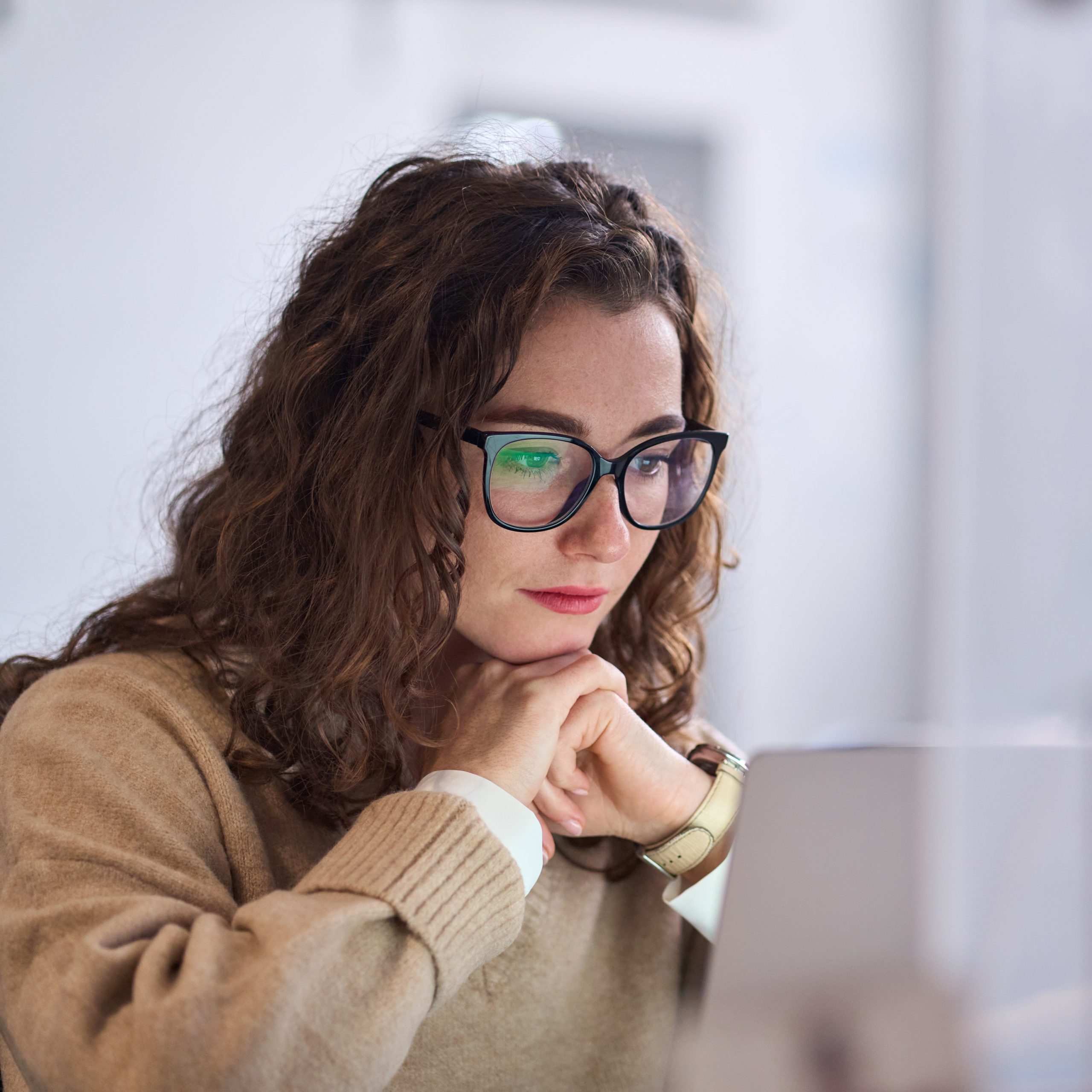 Woman contacting Your First Look to get Abortion Pill Information in Toledo, Ohio